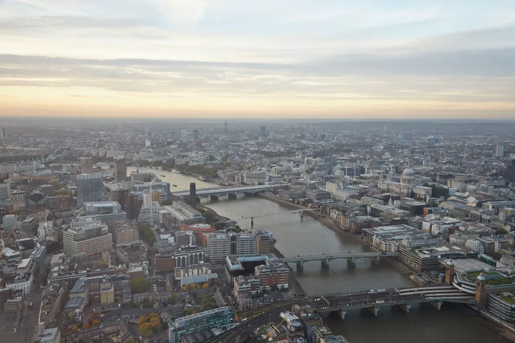 London Landscapes — architecture and landscape photograph in London, UK, frame 13 of 28.